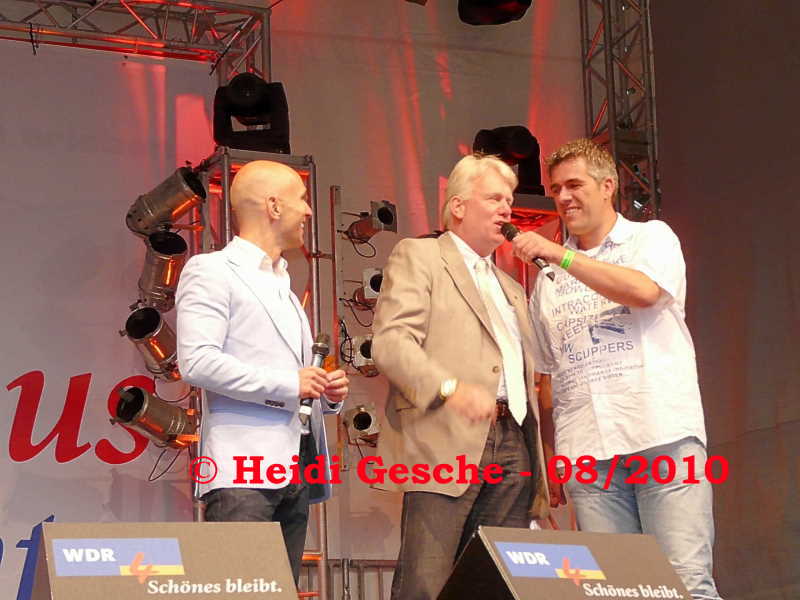Michael Begasse + Bernd Brueggemann mit Oberbuergermeister Sierau (1).JPG
